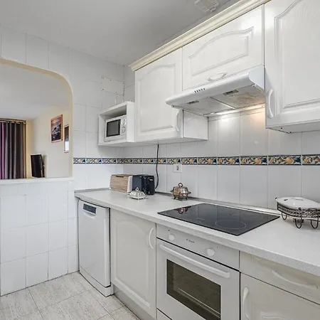 Red Large Family Apartment, Three Floors, 10 Guests Costa Adeje (Tenerife)