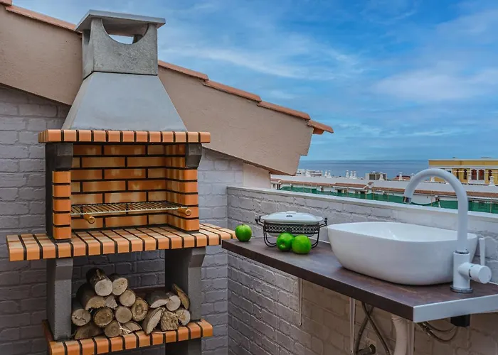 Red Large Family Apartment, Three Floors, 10 Guests Apartamento Costa Adeje (Tenerife)