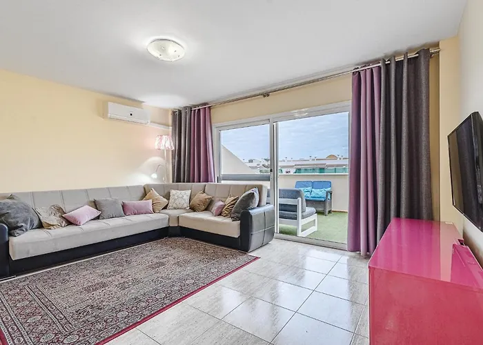 Apartment Red Large Family Apartment, Three Floors, 10 Guests