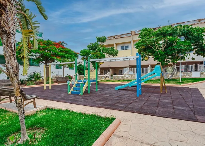 Red Large Family Apartment, Three Floors, 10 Guests Apartamento Costa Adeje (Tenerife)