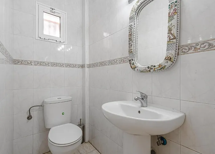 Red Large Family Apartment, Three Floors, 10 Guests Apartamento Costa Adeje (Tenerife)