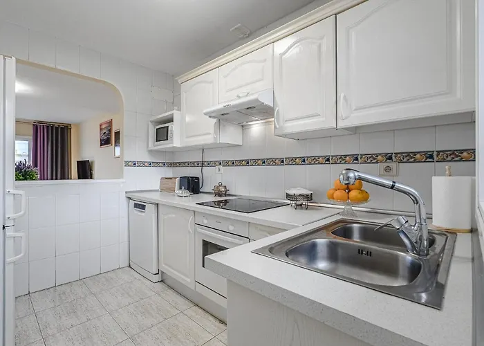 Apartamento Red Large Family Apartment, Three Floors, 10 Guests *