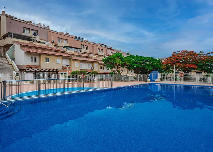 Apartment Red Large Family Apartment, Three Floors, 10 Guests *