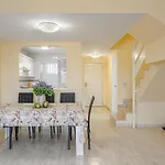 公寓 Red Large Family Apartment, Three Floors, 10 Guests
