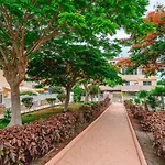 Red Large Family Apartment, Three Floors, 10 Guests Appartamento