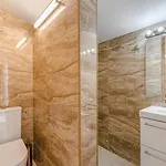 Red Large Family Apartment, Three Floors, 10 Guests 阿德耶