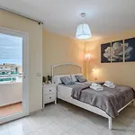 Red Large Family Apartment, Three Floors, 10 Guests Appartement Costa Adeje (Tenerife)