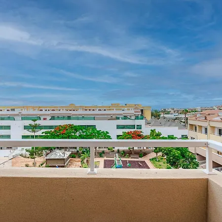 Apartamento Red Large Family Apartment, Three Floors, 10 Guests