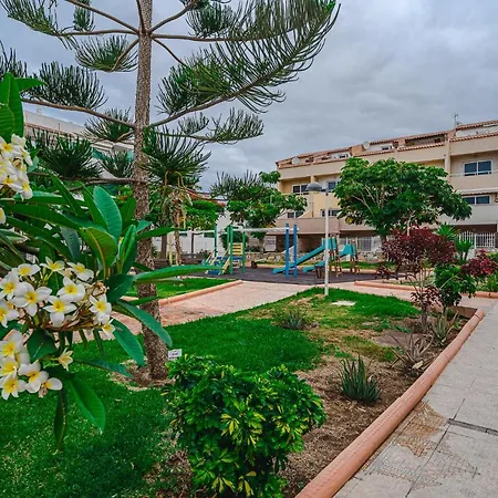 公寓 Red Large Family Apartment, Three Floors, 10 Guests *