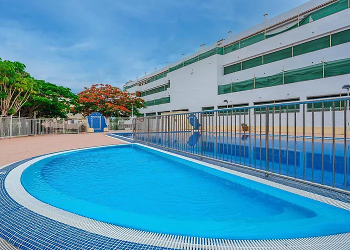 Διαμέρισμα Red Large Family Apartment, Three Floors, 10 Guests